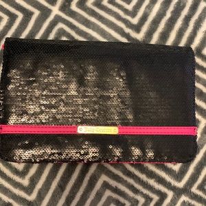 Never used juicy purse, has plastic on it !!
